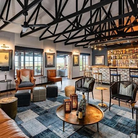 Etosha Safari Lodge, Etosha National Park, Namibia Outjo Bagian luar foto